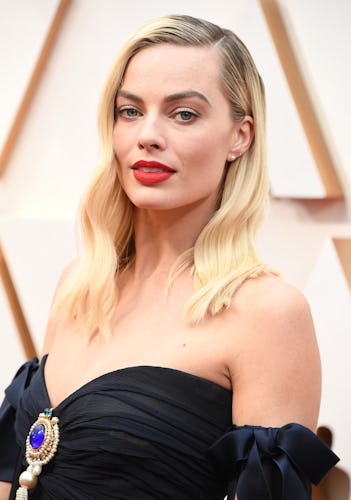 HOLLYWOOD, CALIFORNIA - FEBRUARY 09: Margot Robbie arrives at the 92nd Annual Academy Awards at Holl...