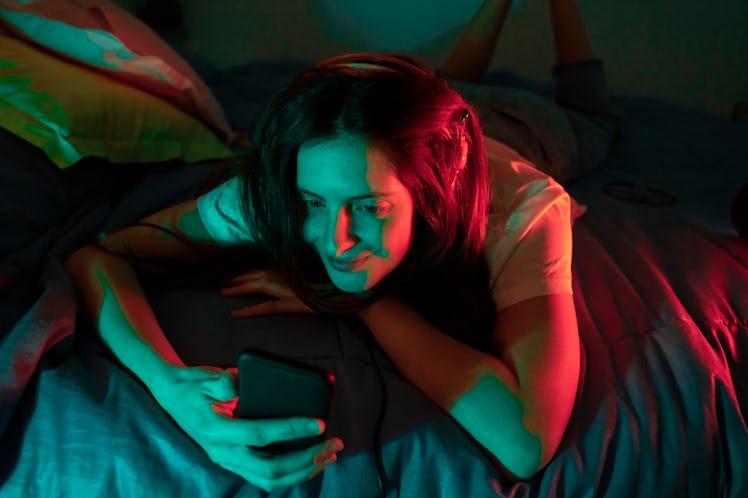 Sending your partner a "goodnight" text before bed will give them sweeter dreams.