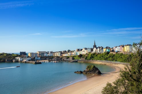 United Kingdom, Wales, Pembrokeshire, Tenby. Summer view of the town centre / downtown district, Ten...
