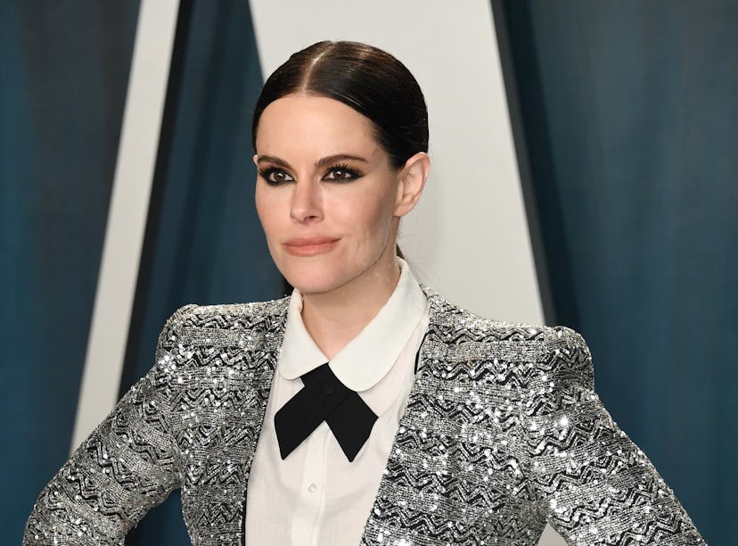 Emily Hampshire shares her worst first date experience.