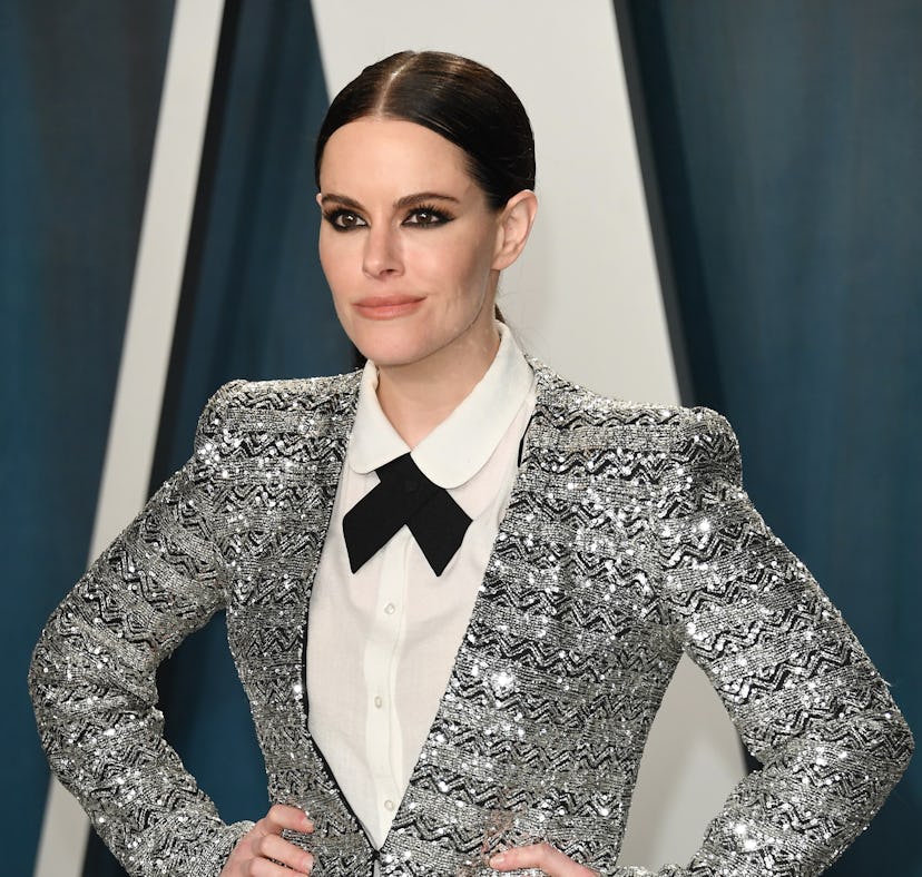 Emily Hampshire shares her worst first date experience.