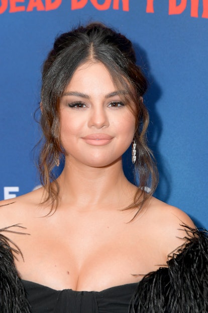 Between Selena Gomez's wavy tendrils, smoky eyes, and nude lips, everything was perfectly sultry at the 2019 premiere of 'The Dead Don’t Die.'
