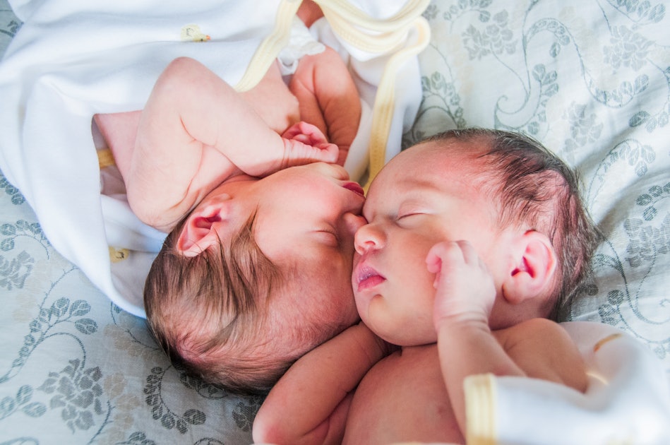50 Best Twin Names For Babies That Are Cute Not Too Matchy