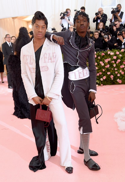 NEW YORK, NEW YORK - 06 MAI : Telfar Clemens et Ashton Sanders assistent au camp de célébration du gala du Met 2019 : Notes sur la mode au Metropolitan Museum of Art le 06 mai 2019 à New York.  (Photo de Jamie McCarthy/Getty Images)