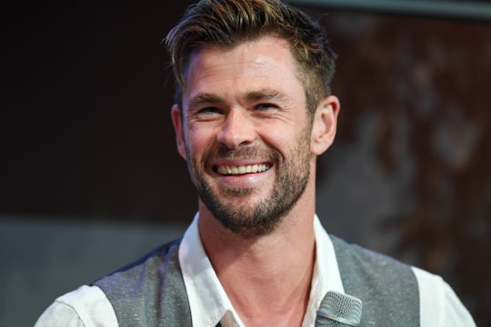Chris Hemsworth has a great skateboarding workout with his daughter.
