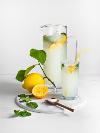 Creamy lemonade is a simple drink.