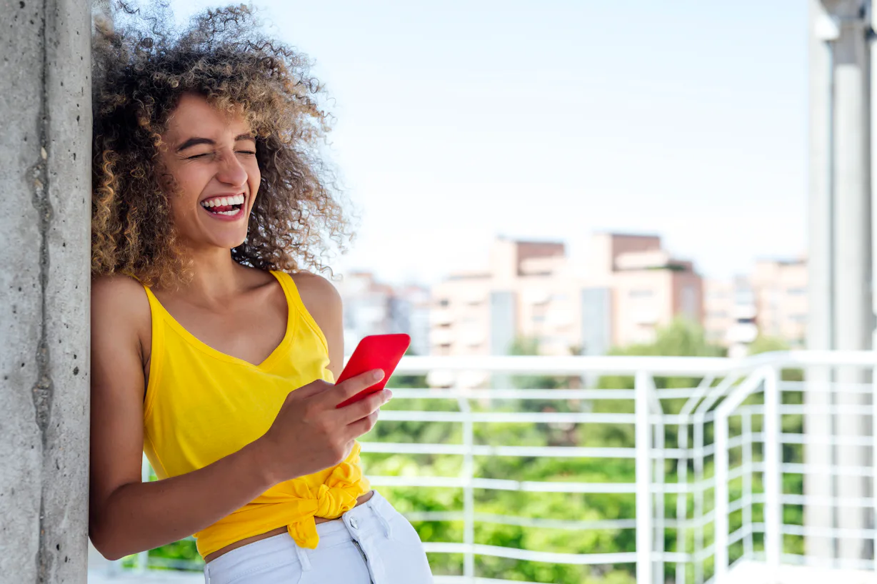 Does It Say When You Screenshot Instagram Dms