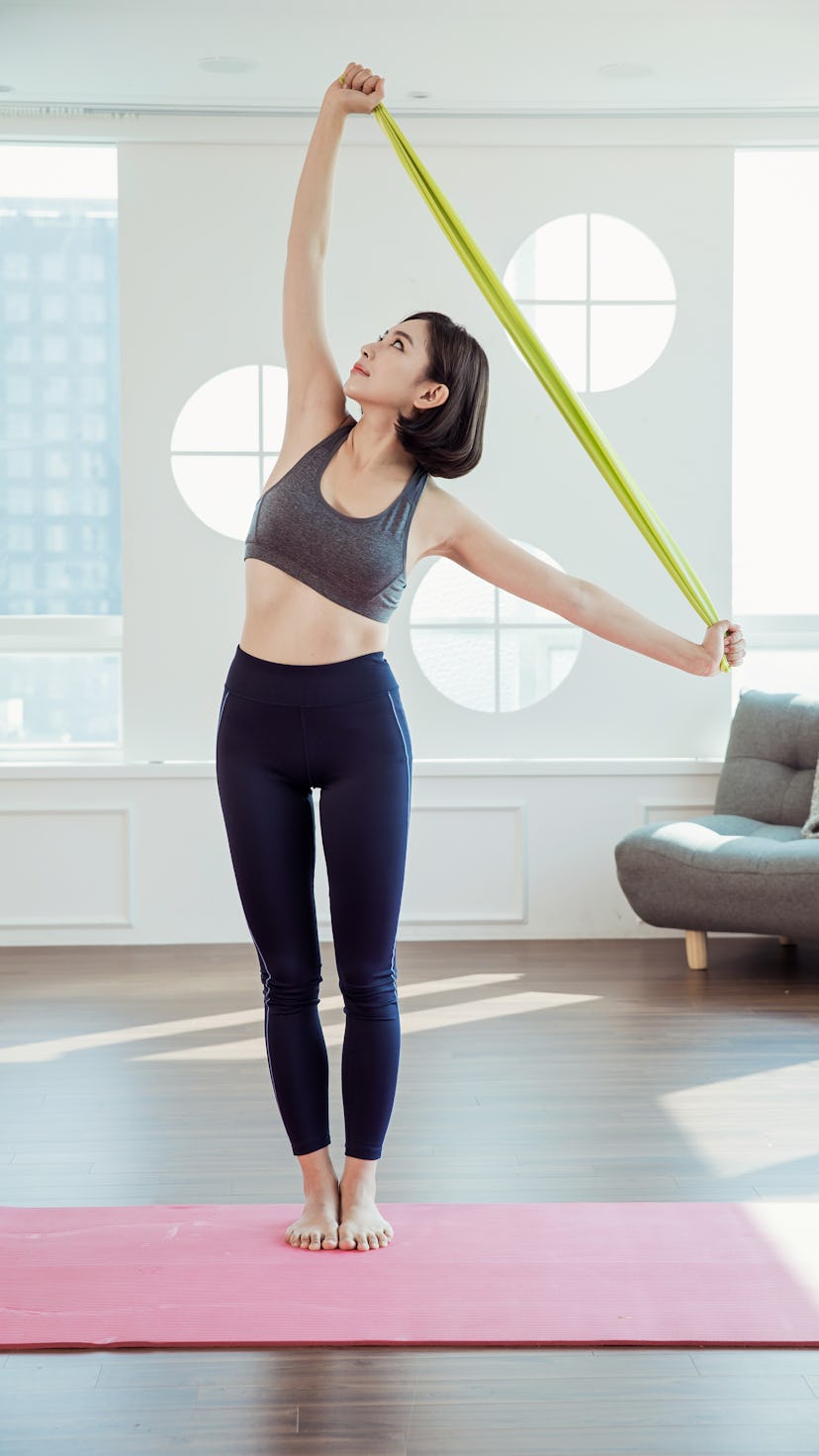 Ab workouts to do with a resistance band.