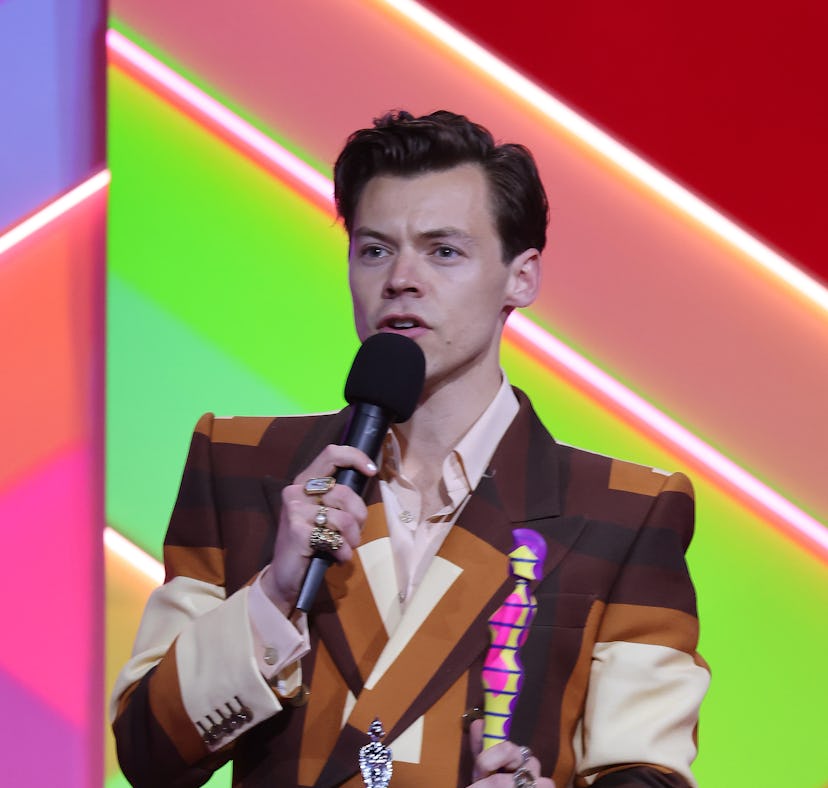 Olivia Wilde and Harry Styles were spotted kissing on a yacht in Italy.