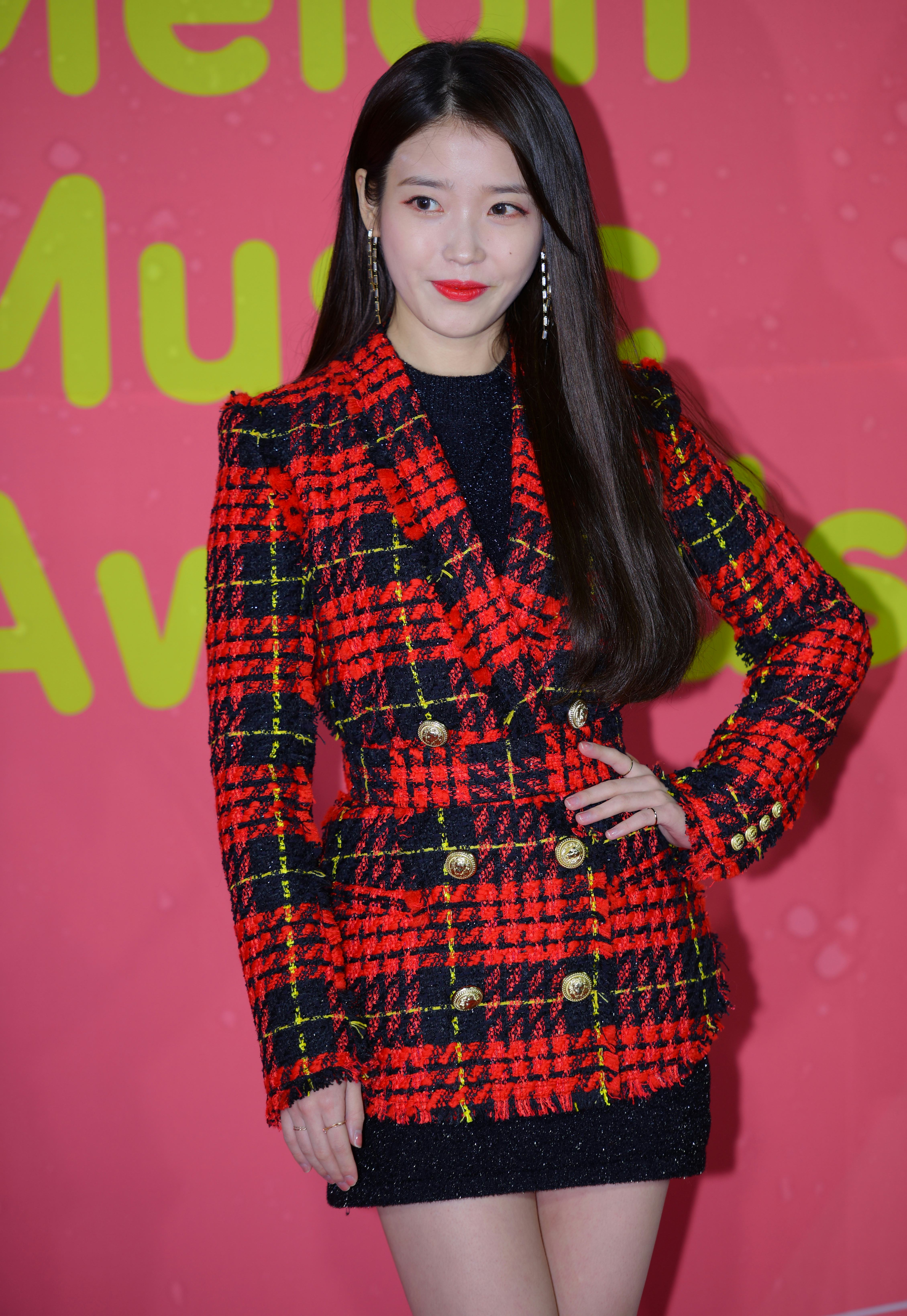 SEOUL, SOUTH KOREA - DECEMBER 02: IU attends the 2017 Melon Music Award at Gocheok Sky Dome on Decem...