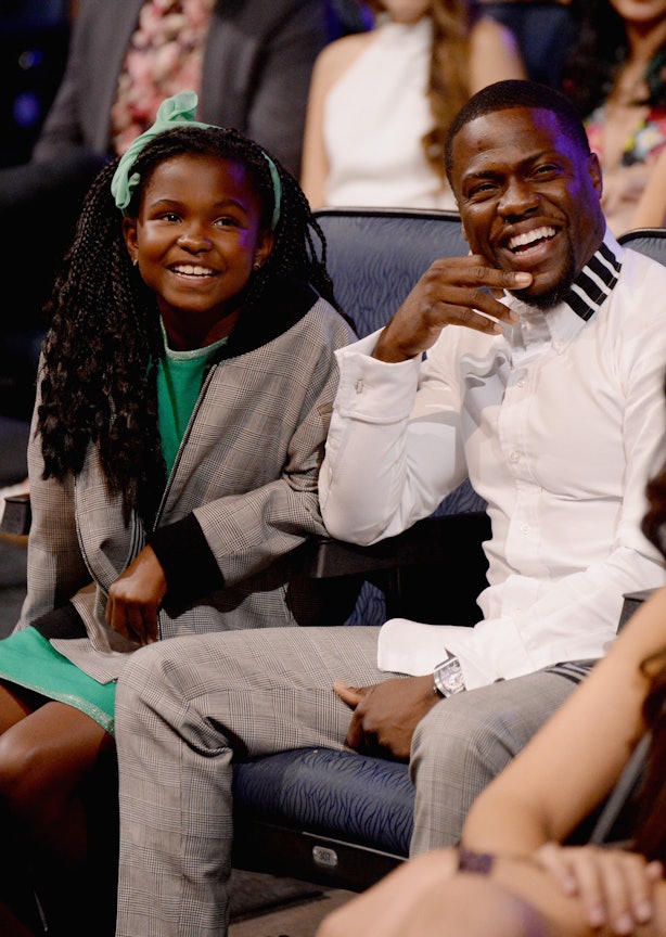 Kevin Hart Reveals He S Teaching His Daughter To Drive With Instagram Selfie