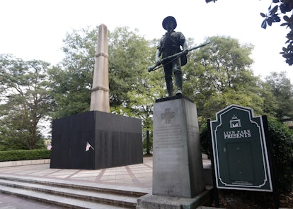 BIRMINGHAM, AL - AUGUST 18: A monument to volunteers of the Army of the Republic stands next to a co...
