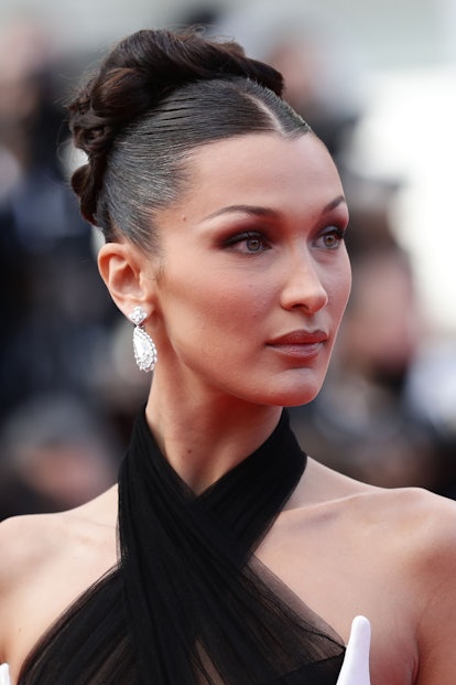 Bella Hadid's 2021 Cannes Film Festival Beauty Look Channeled Vintage  Glamour