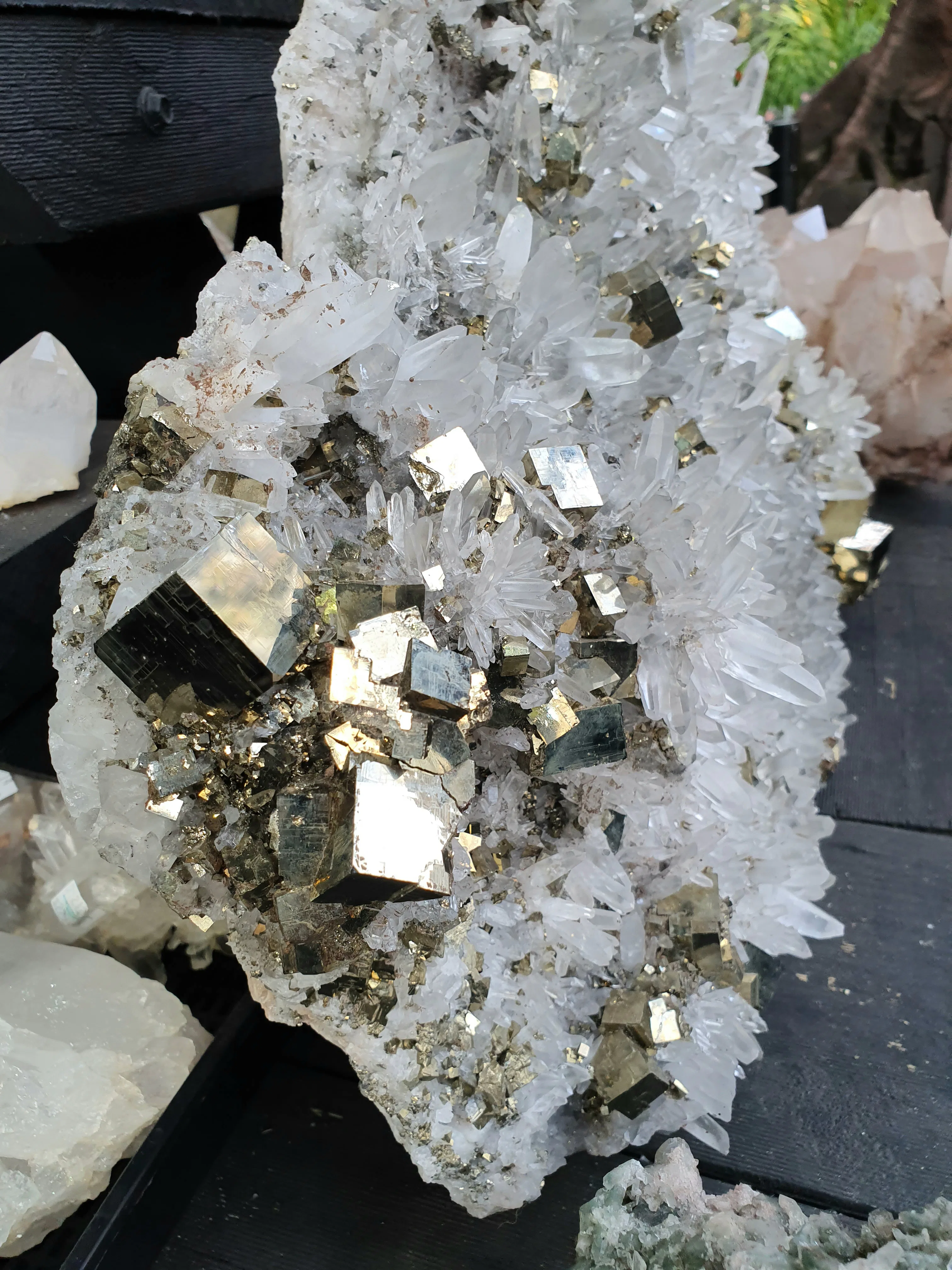 Scientists just discovered a never-before-seen kind of gold — look