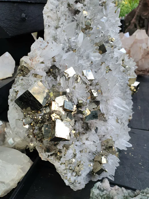 Scientists just discovered a never-before-seen kind of gold — look