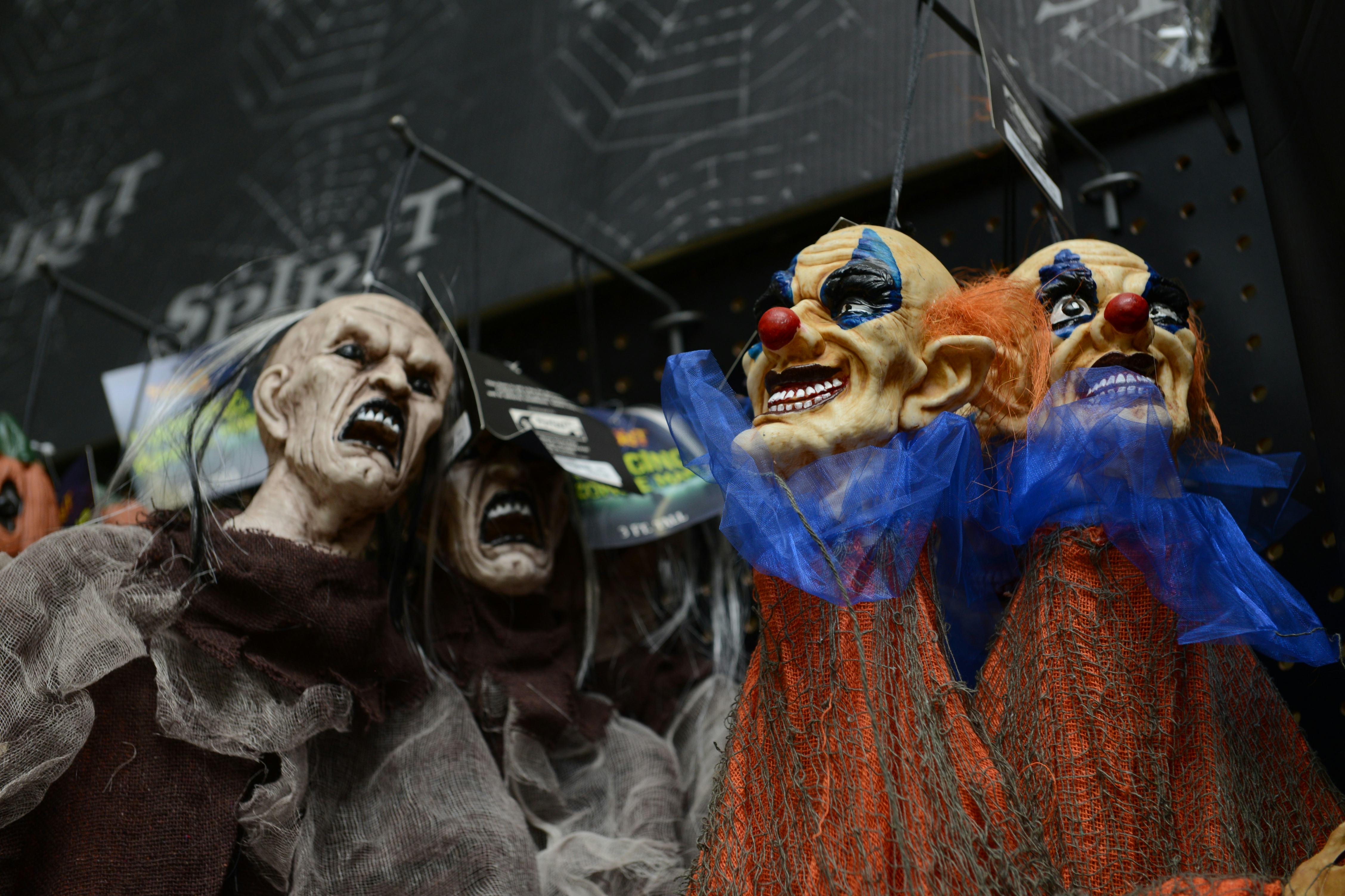 When Do Spirit Halloween Stores Open 2021?