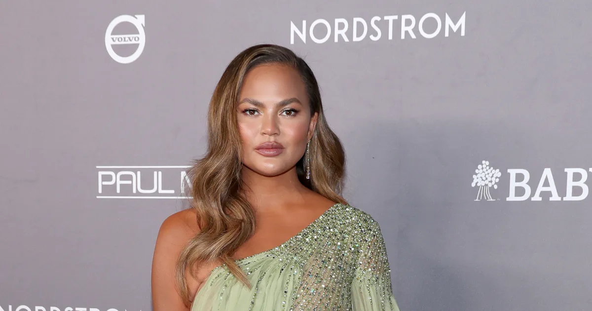 Chrissy Teigen Responded To Claims She Deletes Negative Instagram Comments