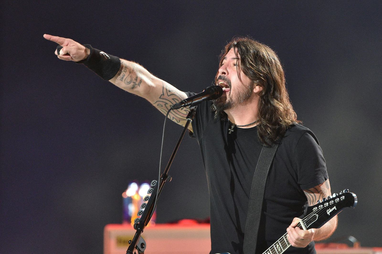 foo fighters tour