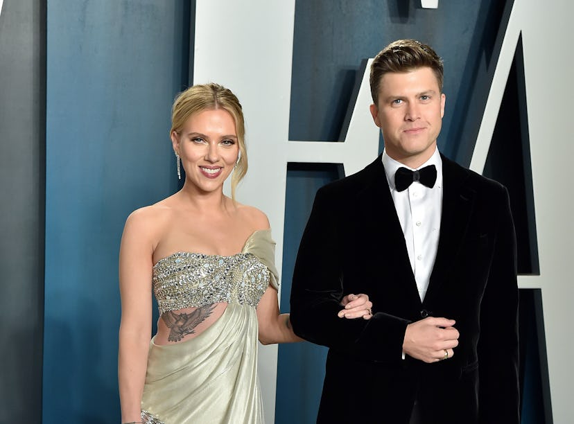 BEVERLY HILLS, CALIFORNIA - FEBRUARY 09: Scarlett Johansson and Colin Jost attend the 2020 Vanity Fa...