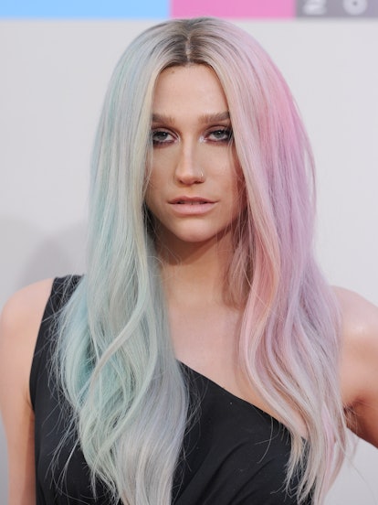 Kesha tried the two tone hair color trend at the 2013 American Music Awards. Here, pro colorists giv...
