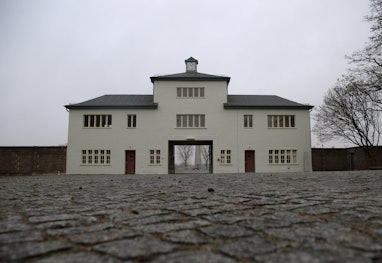 27 January 2021, Brandenburg, Oranienburg: View of the entrance to the Sachsenhausen memorial. A dig...