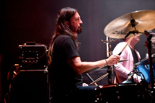 LOS ANGELES, CA - NOVEMBER 01: Musician Dave Grohl of Foo Fighters performs onstage as guest drumme...