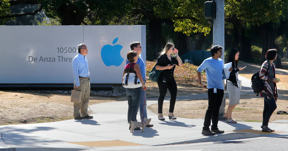 Nice Work Apple Apple employees create website to push for better workplace conditions