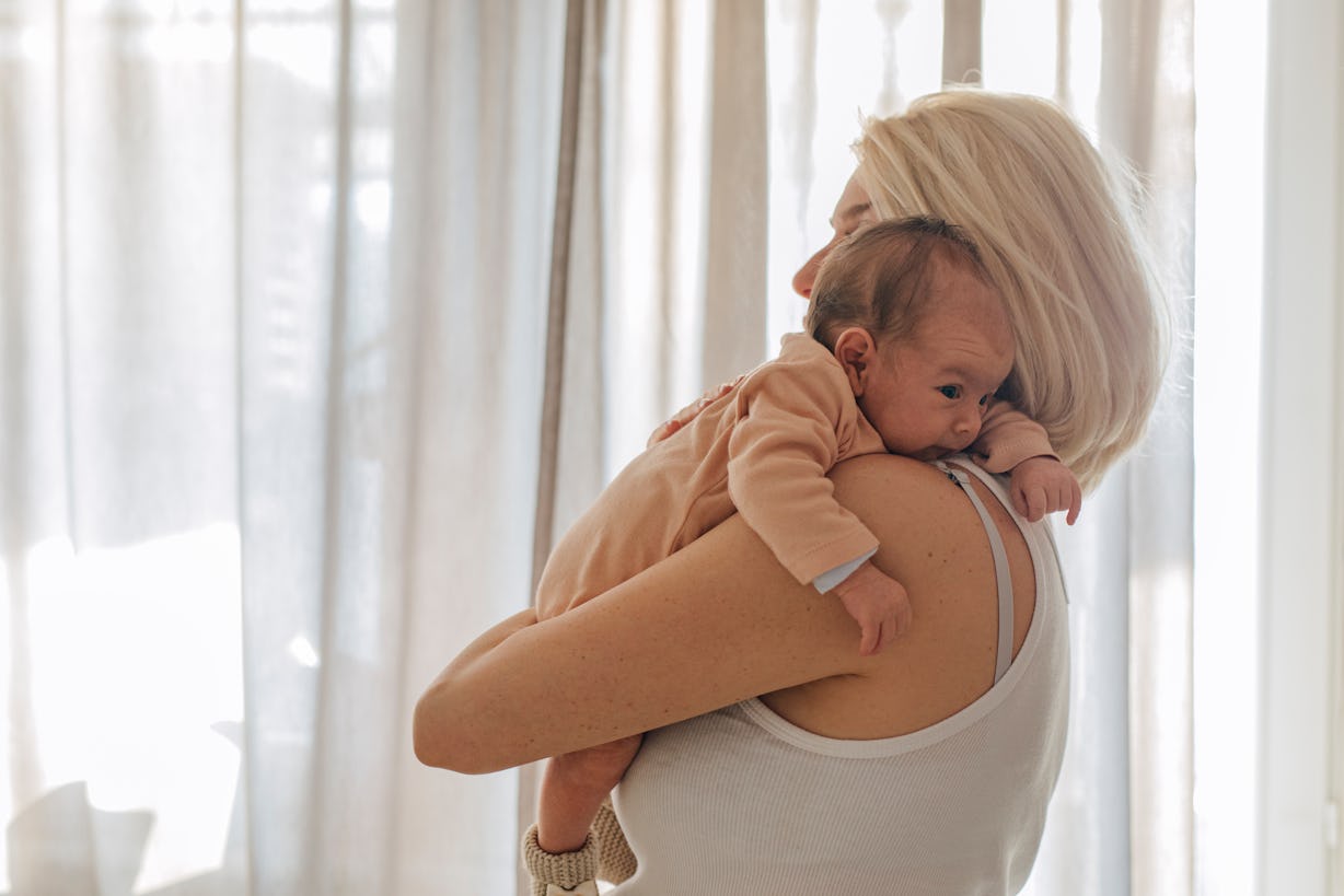Best Breastfeeding Positions For Reflux According To Experts
