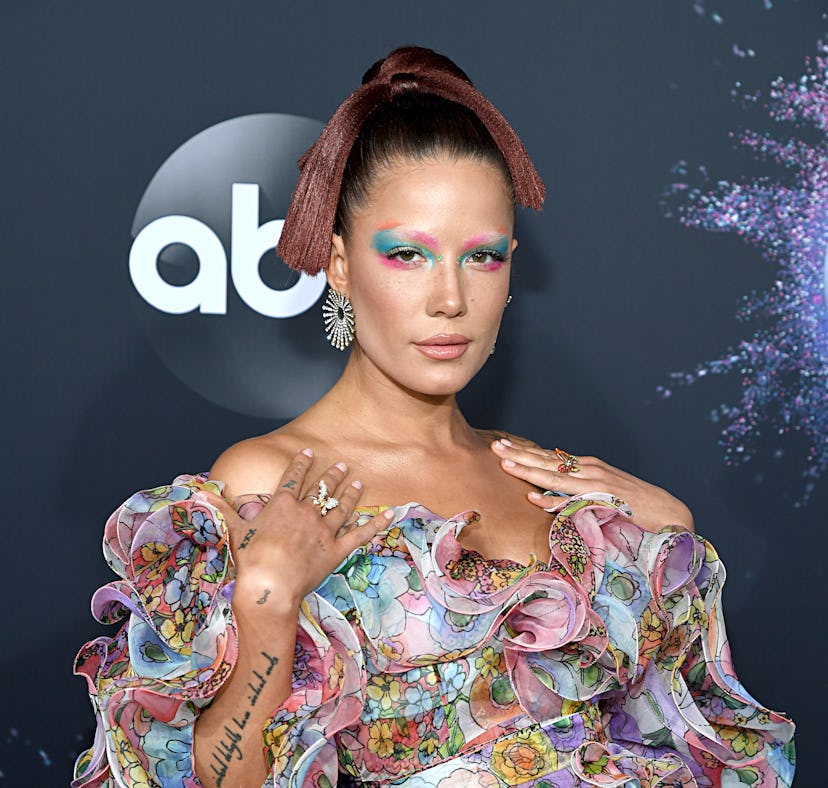 LOS ANGELES, CALIFORNIA - NOVEMBER 24: Halsey attends the 2019 American Music Awards at Microsoft Th...