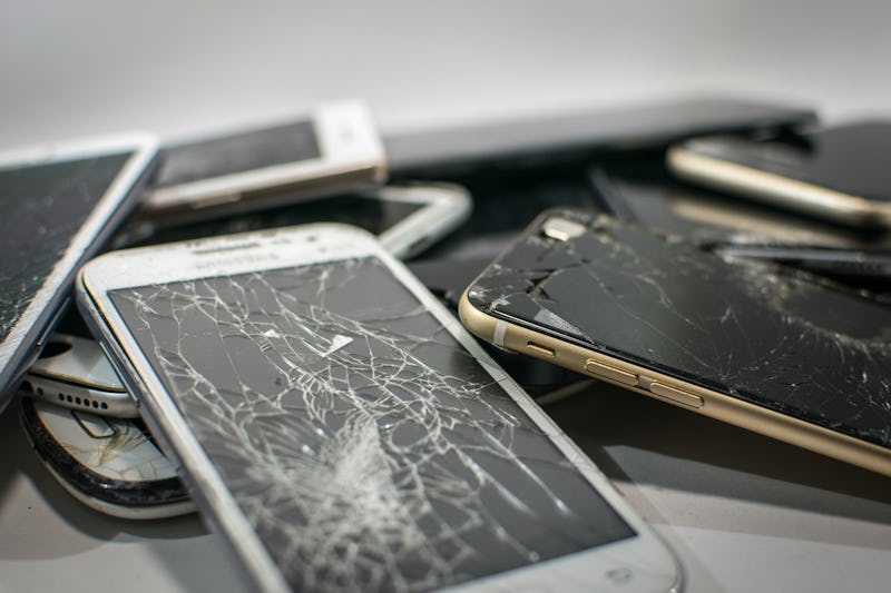 How To Fix A Cracked Iphone Screen With Toothpaste