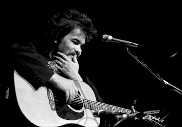 ATLANTA - APRIL 26: Singer-songwriter John Prine performs at Symphony Hall on April 26, 1974 in Atla...