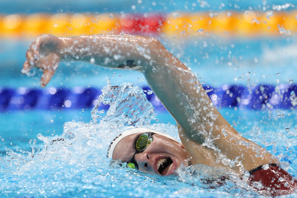 TOKYO, JAPON - 29 JUILLET : Ajna Kesely de l'équipe de Hongrie participe à la troisième manche du 800 m libre féminin...