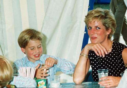 WINDSOR - JUNE 01:   Diana, Princess of Wales and Prince William enjoy some refreshments at Windsor ...