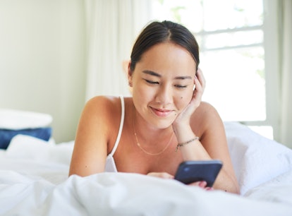 Sending these texts to your friend with benefits after a hookup can help you stay on the same page.