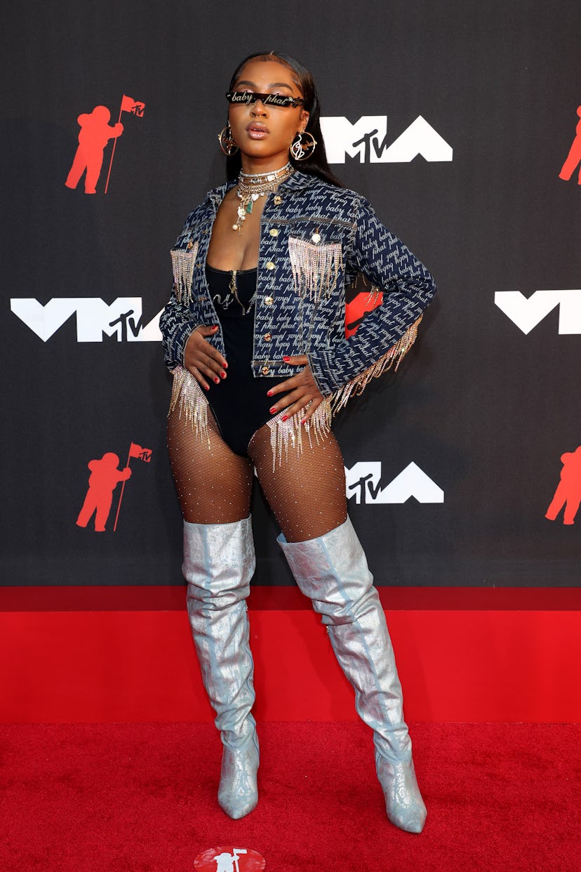 NEW YORK, NEW YORK - SEPTEMBER 12: Quen Blackwell attends the 2021 MTV Video Music Awards at Barclay...