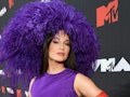 Kacey Musgraves' 2021 VMAs outfit featured an enormous feathered hat