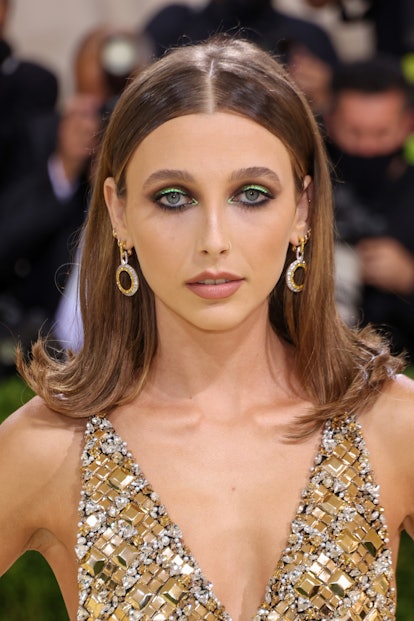 Emma Chamberlain Goes For Gold at Met Gala 2021: Photo 1323655, 2021 Met  Gala, Emma Chamberlain, Met Gala Pictures