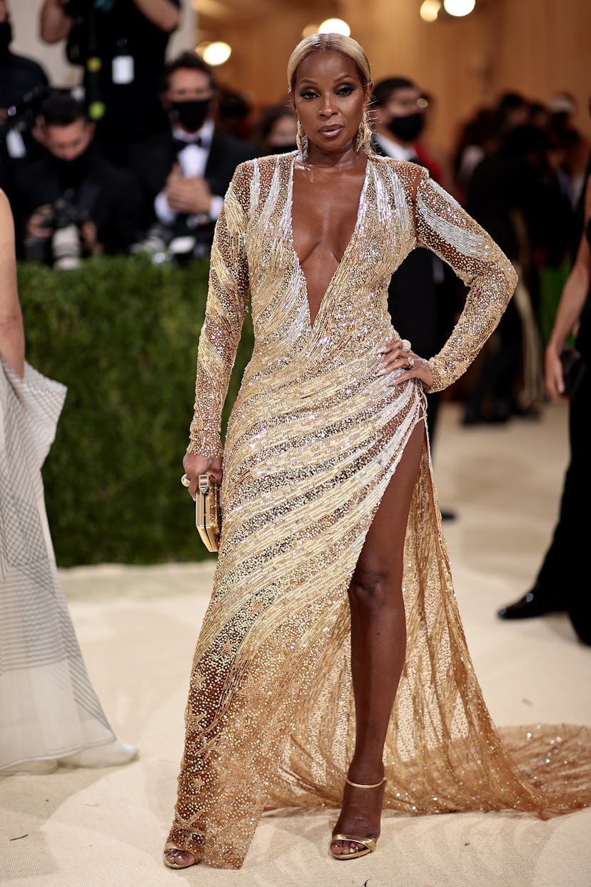 NEW YORK, NEW YORK - SEPTEMBER 13: Mary J. Blige attends The 2021 Met Gala Celebrating In America: A…