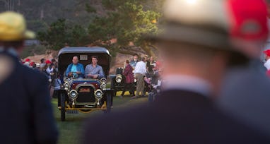 Bill Evans and his son Billy, of San Diego drives his 1905 Pope Toledo Type IV Roi des Belges Tonn...