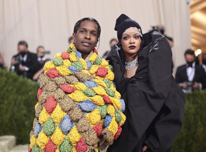 Rihanna and ASAP Rocky’s Met Gala body language shows how comfortable they are together.