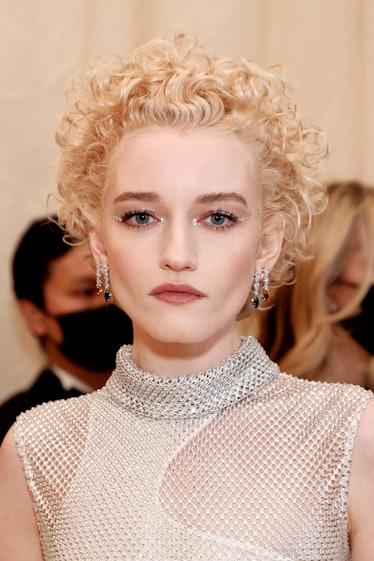 NEW YORK, NEW YORK - SEPTEMBER 13: Julia Garner attends The 2021 Met Gala Celebrating In America: A ...