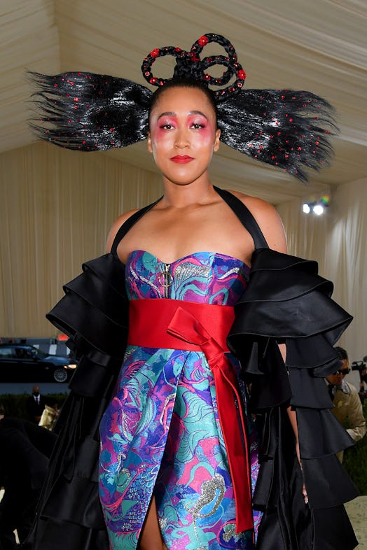 Naomi Osaka's Met Gala 2021 makeup and hair were standouts on the red carpet.