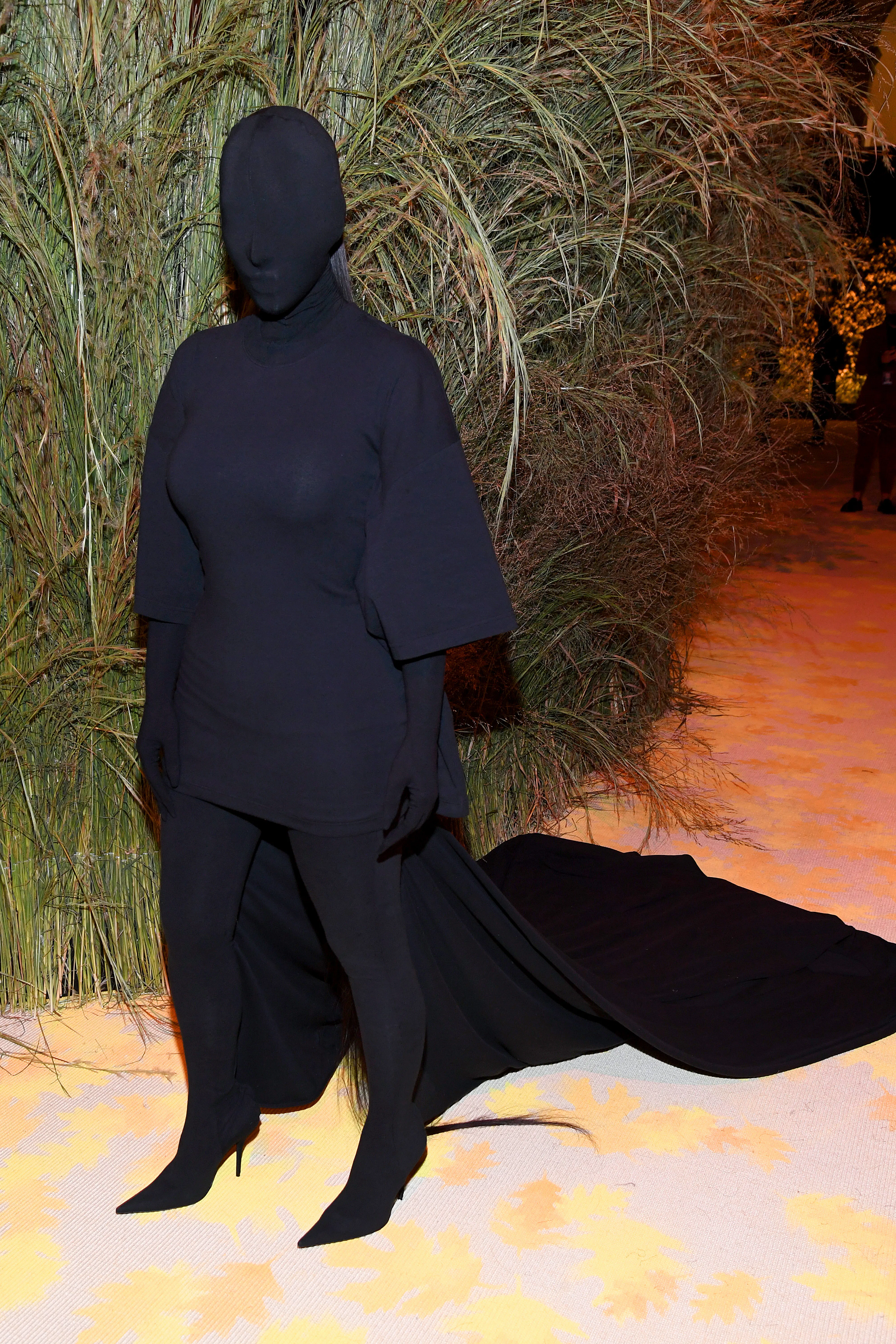 Kim Kardashian's 2021 Met Gala Look Covered Her Entire Body  Including Her  Face