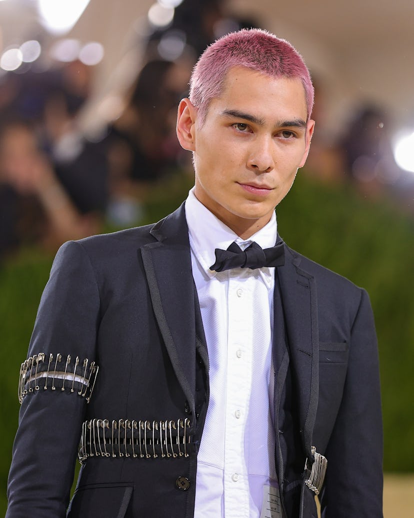 NEW YORK, NEW YORK - SEPTEMBER 13: Evan Mock attends The 2021 Met Gala Celebrating In America: A Lex...