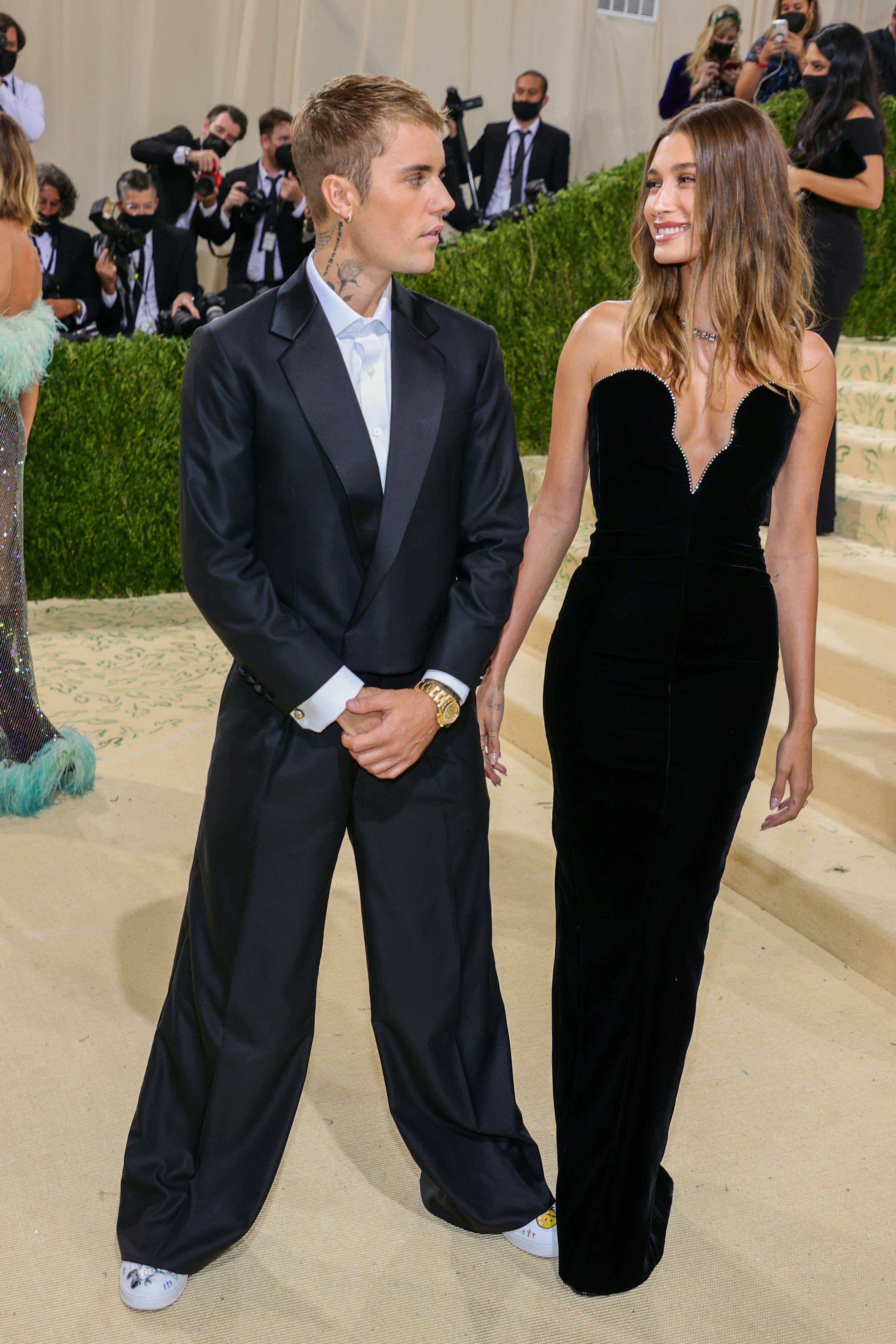 NEW YORK, NEW YORK - SEPTEMBER 13: Justin Bieber and Hailey Bieber attend The 2021 Met Gala Celebrat...
