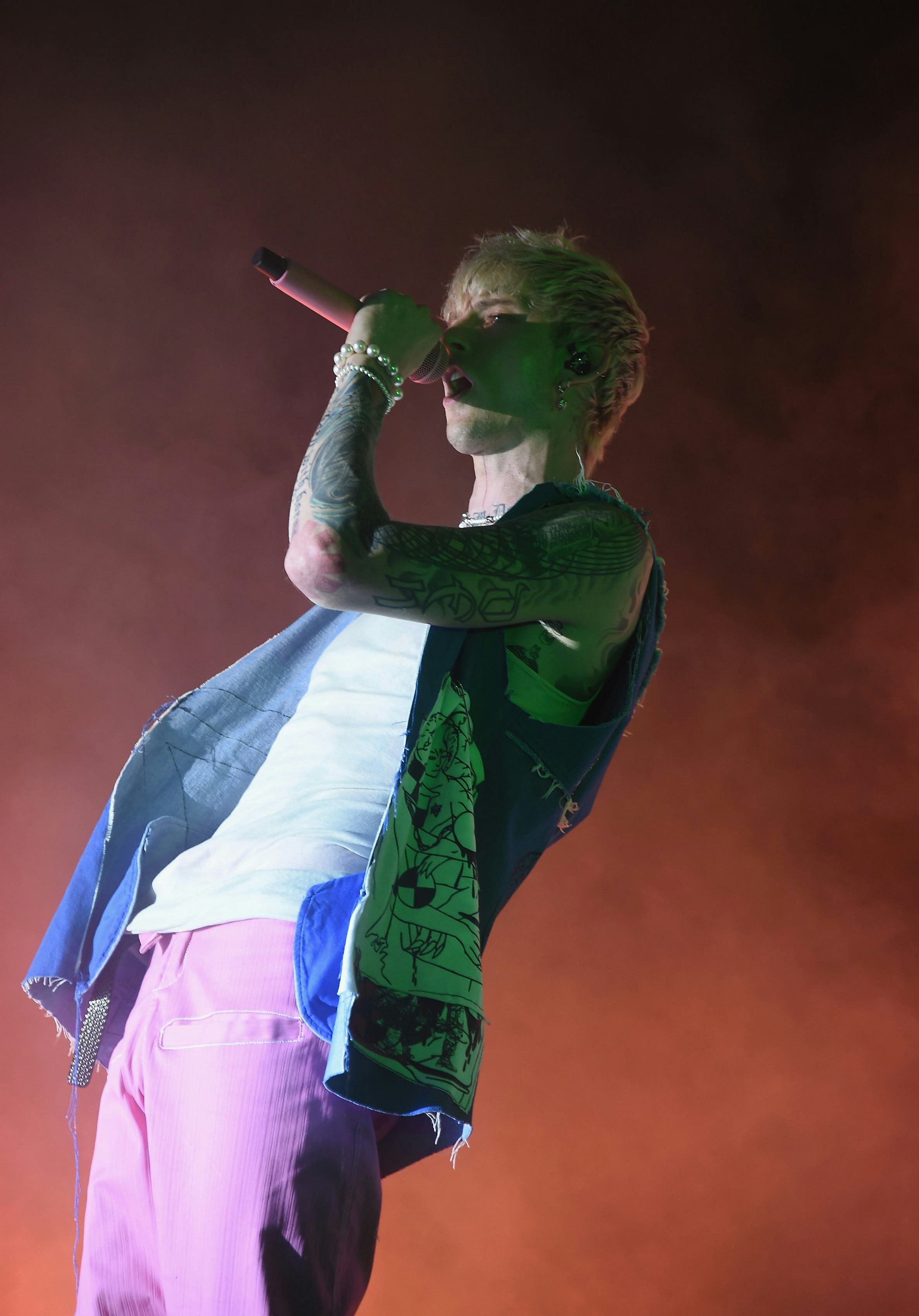 NEW YORK, NEW YORK - SEPTEMBER 14: Machine Gun Kelly performs onstage at Pier 17 Rooftop on Septembe...