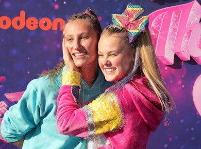JoJo Siwa and her girlfriend Kylie Prew are so in love and they celebrate four anniversaries per mon...