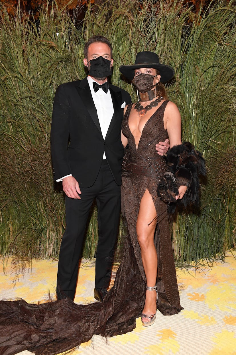 Dress as Jennifer Lopez and Ben Affleck at the 2021 Met Gala for Halloween.