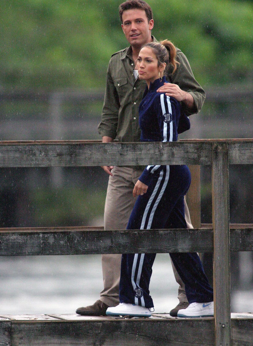 Dress as Jennifer Lopez and Ben Affleck in Vancouver for Halloween.