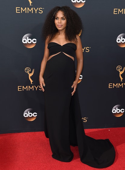 Kerry Washington channeling Y2K fashion at the 2016 Emmys red carpet